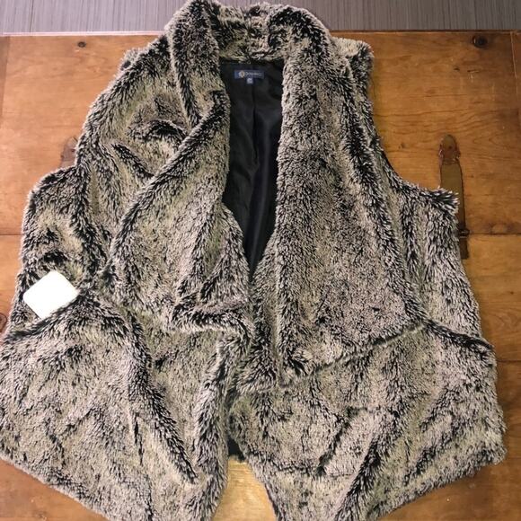 Woman’s Democracy Fur Vest Size 3X - Picture 2 of 8